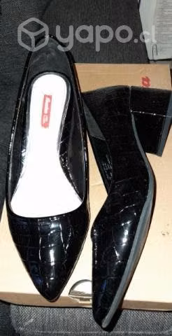 un par de zapato de fiesta