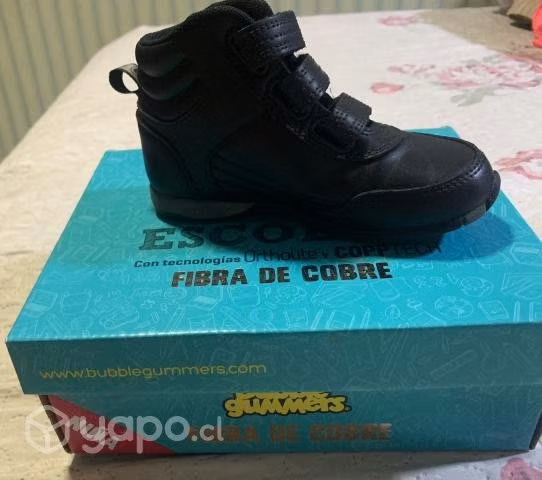 Zapatos escolares de niña