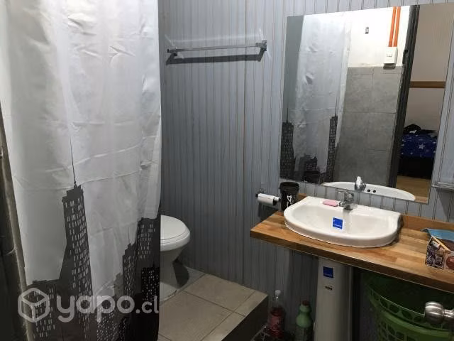 Pieza 9 m2 , baño privado, pasos metro FranklIn