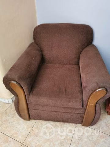 Sillones más mueble de living para radio o tv