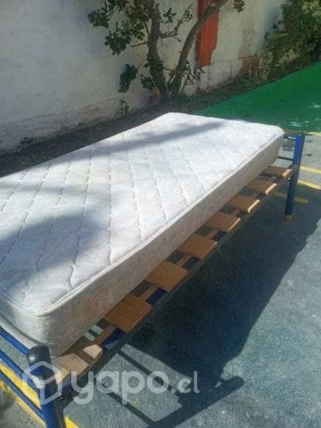 Cama de 1 plaza en exelente estado