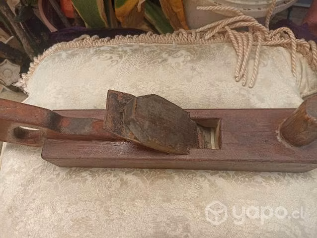 Cepilladora antigua de madera