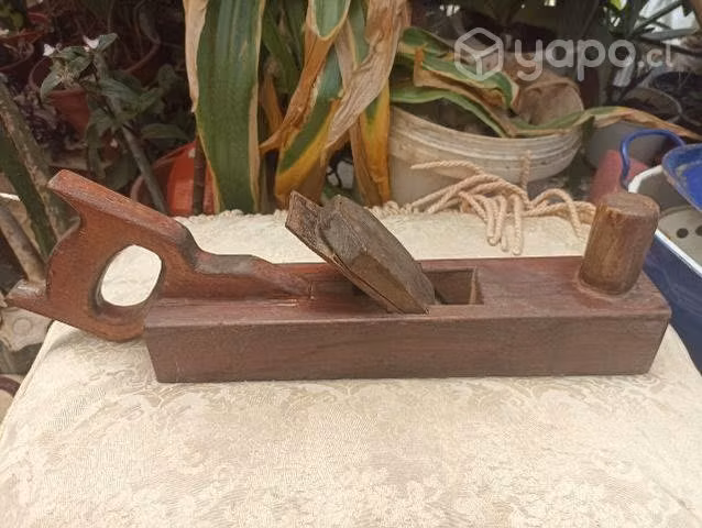 Cepilladora antigua de madera