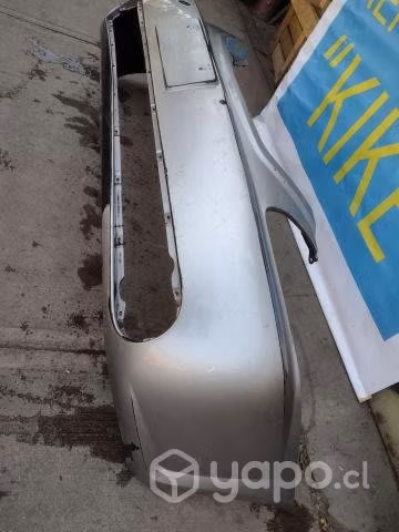 Parachoque del kia carens 2003-2006