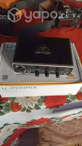 interfaz de audio Behringer U-PHORIAUMC22
