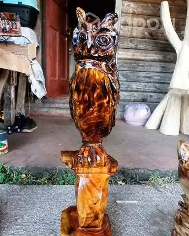 Tallado en madera-búho