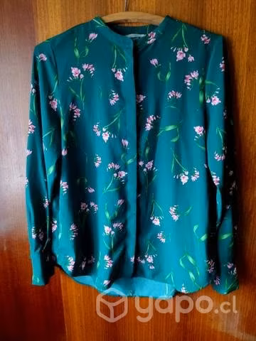 Blusa de mujer floreada