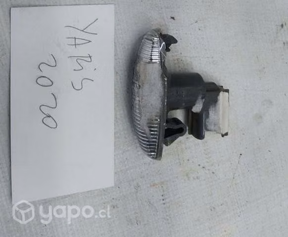 Luz intermitente Toyota Yaris sedán año 2020