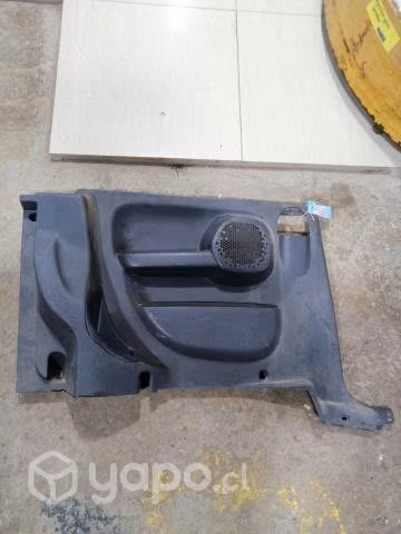 Tapiz cubre pilar trasero inferior izq Fiat Strada