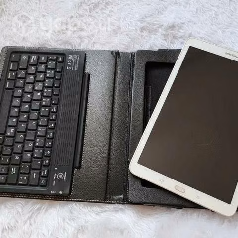 Tablet Samsung y teclado