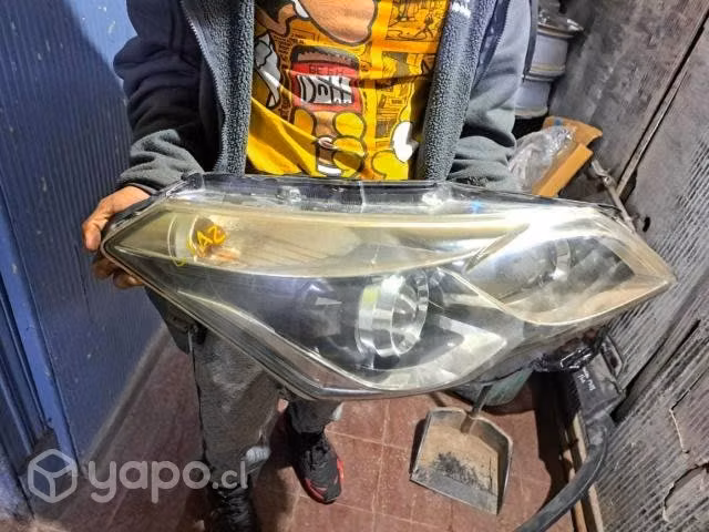Suzuki ciaz 2018 optico derecho detalle de pata