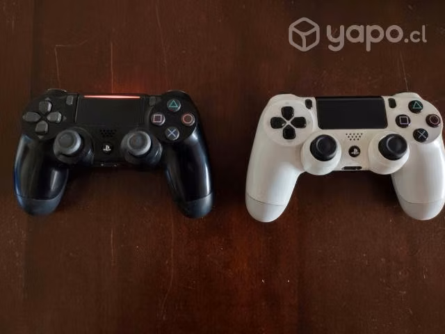 PS4 slim 500Gb con 2 controles y 5 juegos