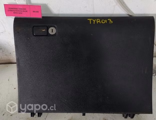Guantera Tablero (TYR013) Toyota Hilux Revo 2019