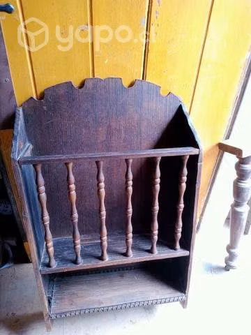 Antigua repisa mini bar/revistero