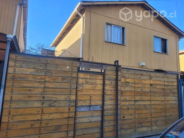 Casa en comuna de Padre Hurtado de 2 pisos
