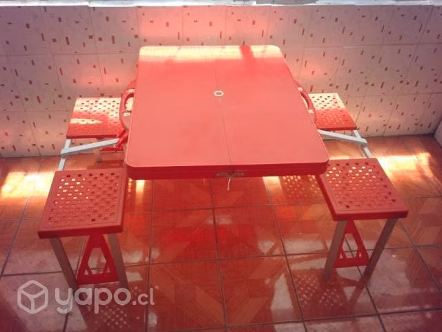 Mesita roja