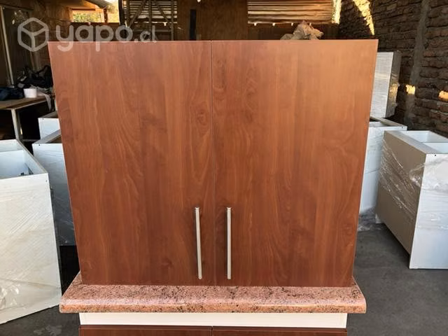 Mueble mural colgante 2 puertas color cerezo