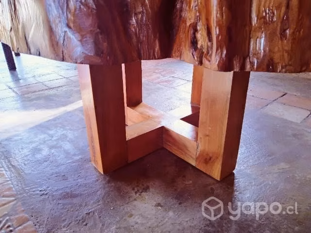 Mesa de cipres con patas de roble