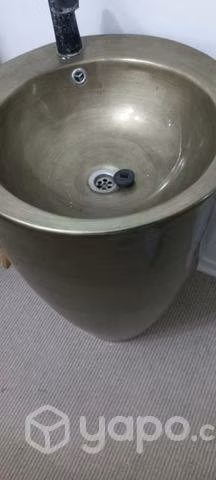 Lavamanos autónomo dorado