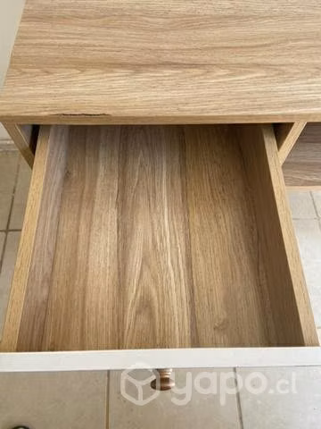 Escritorio de madera más silla