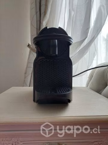 Cafetera Nespresso + 37 capsulas
