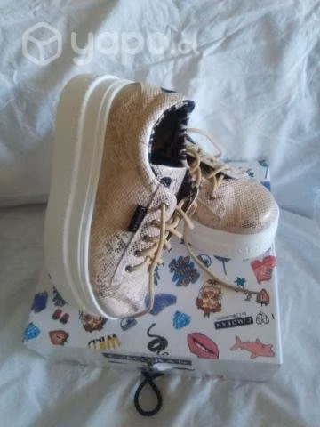 Zapatilla coran número 37