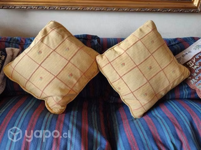 Cojines amarrillos