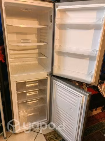 Refrigerador Mademsa Nordik MR 415 plus 241 litros