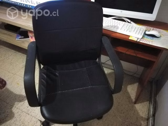 computador y silla