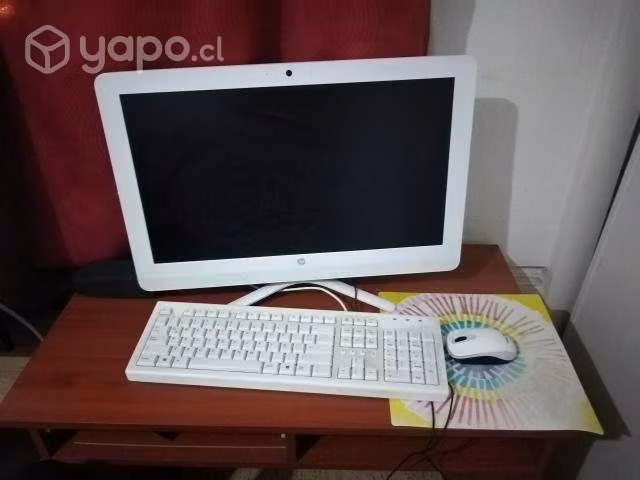 computador y silla - Imagen 2