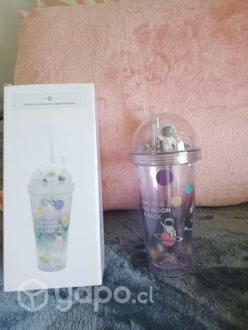 Vaso con astronauta