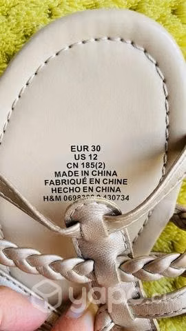 Sandalias niñita doradas H&M número 30