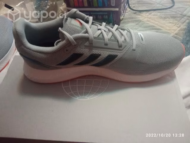 Zapatillas Adidas nuevas - Imagen 2
