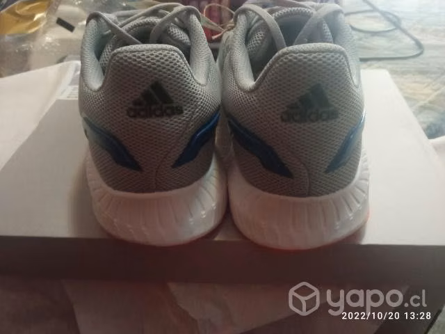 Zapatillas Adidas nuevas - Imagen 4