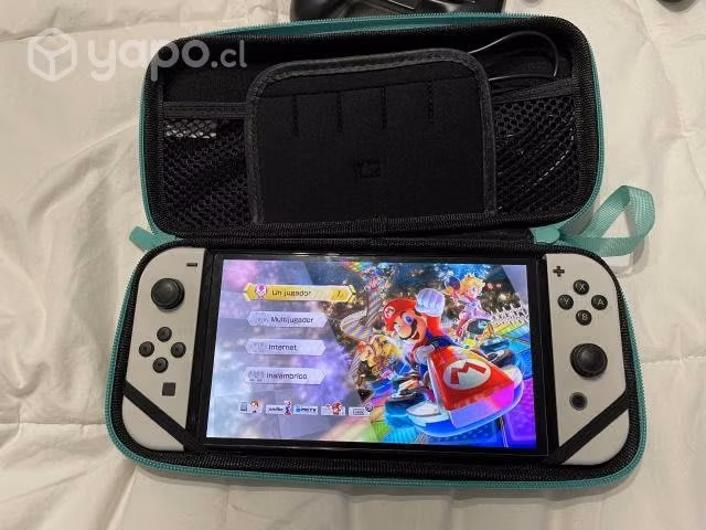 Nintendo Switch Oled con Mario Kart 8 Deluxe usada