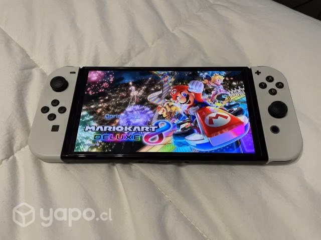Nintendo Switch Oled con Mario Kart 8 Deluxe usada