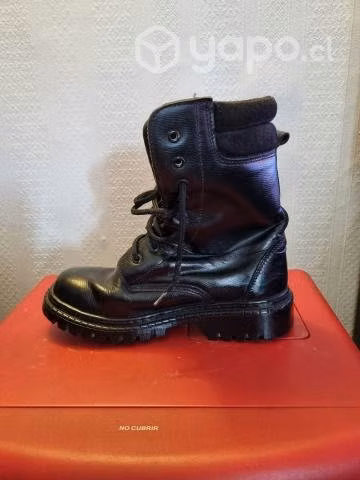 Botas militares originales.