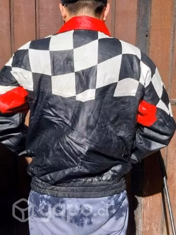 Chaqueta de cuero en excelente estado - Imagen 4