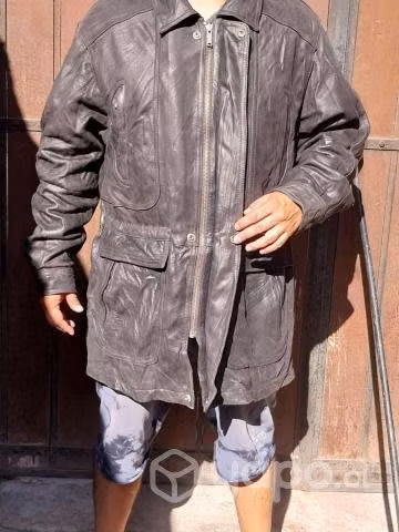 Chaqueta de cuero en excelente estado