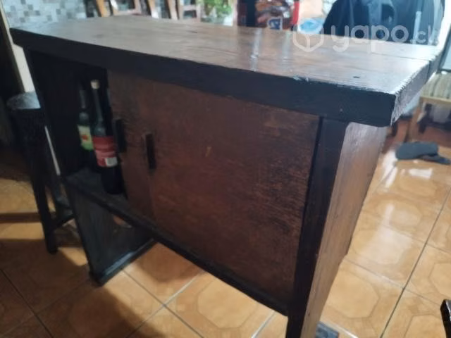 Mueble antiguo estilo frailero