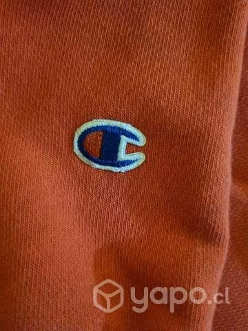 Poleron Champion por poco uso y talla