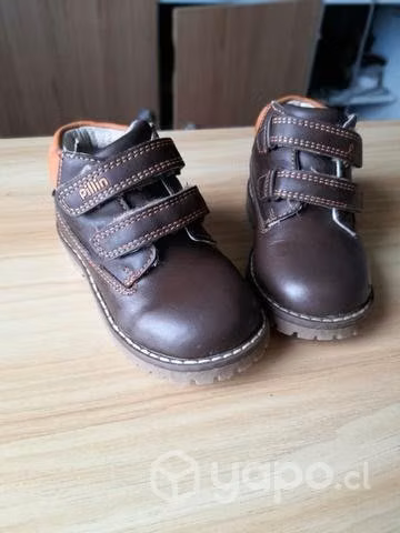 2 pares de botines niño 21 y 22