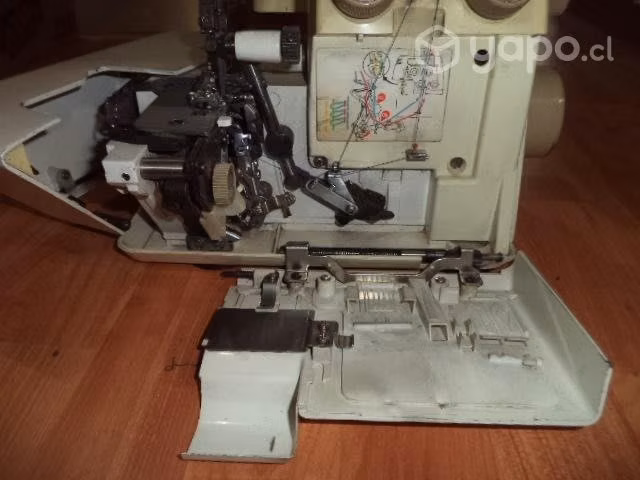 Overlock Bernina 5 hilos casera muy usada - Imagen 4