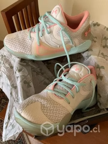 Zapatillas de básquet under armour spawn low 2