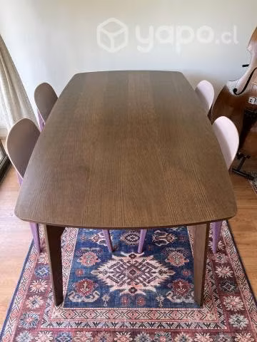 Mesa de comedor y sillas