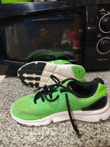 Zapatillas under armour (talla 32) (20,5 cm)