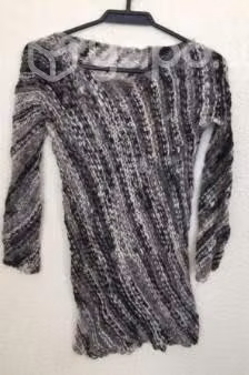Sweater Talla S (tejido gris negro)