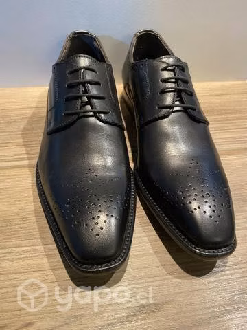 Zapatos de cuero Italianos Marca Hush Puppies.
