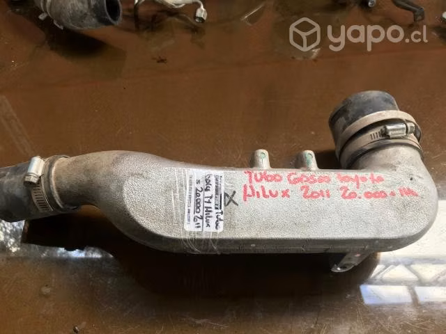 Tubo gases admision Toyota Hilux 2.5 2007 al 2012