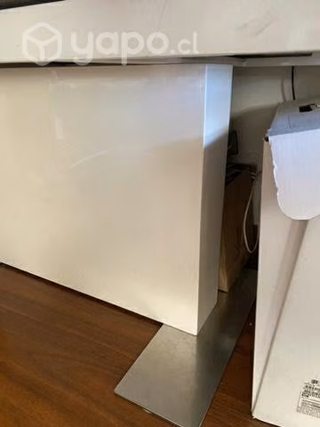 Mesa blanca extensible lacada MUEBLES SUR